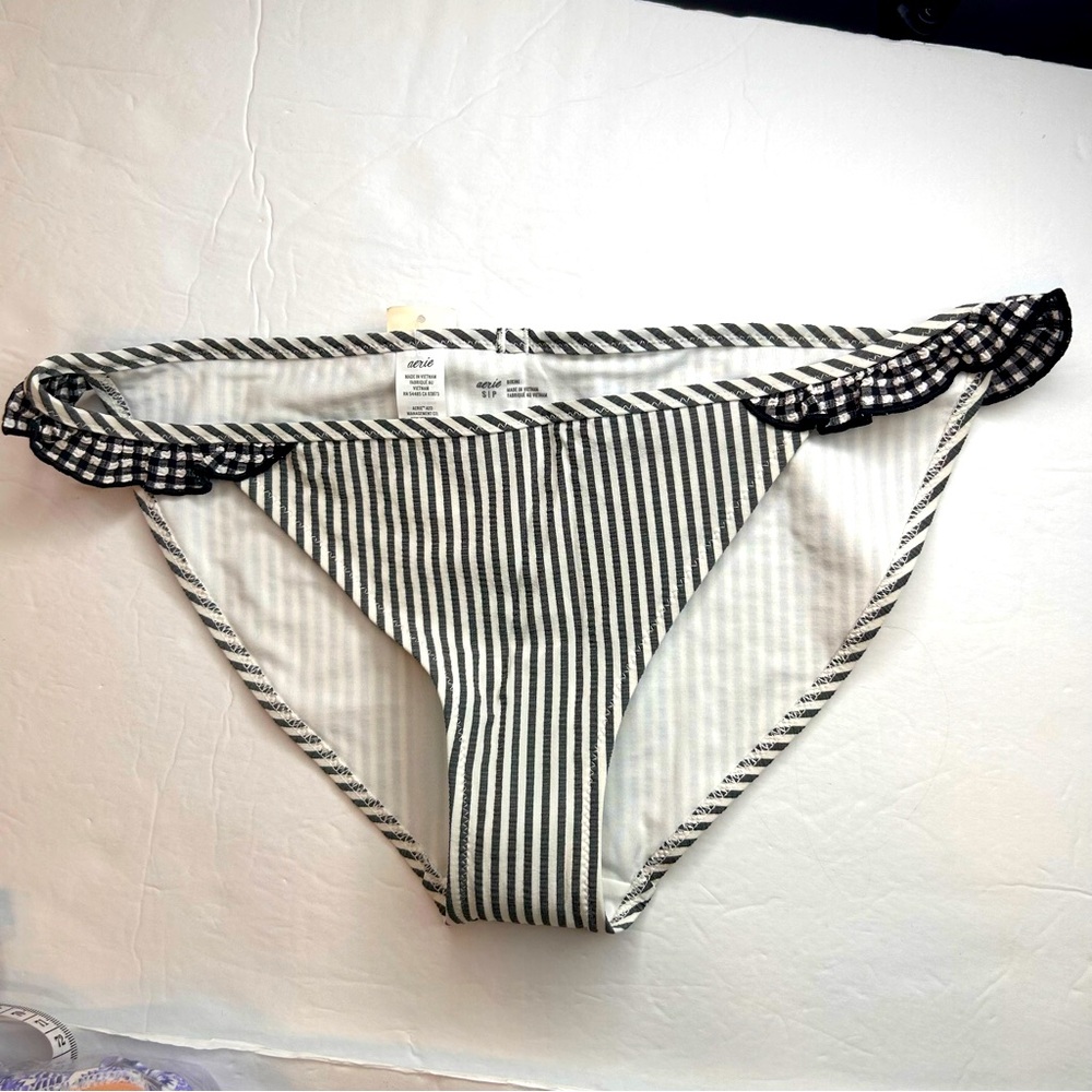 NWT- Aerie AE Seersucker Gingham Gray White Striped Ruffles Bikinis Bottom S